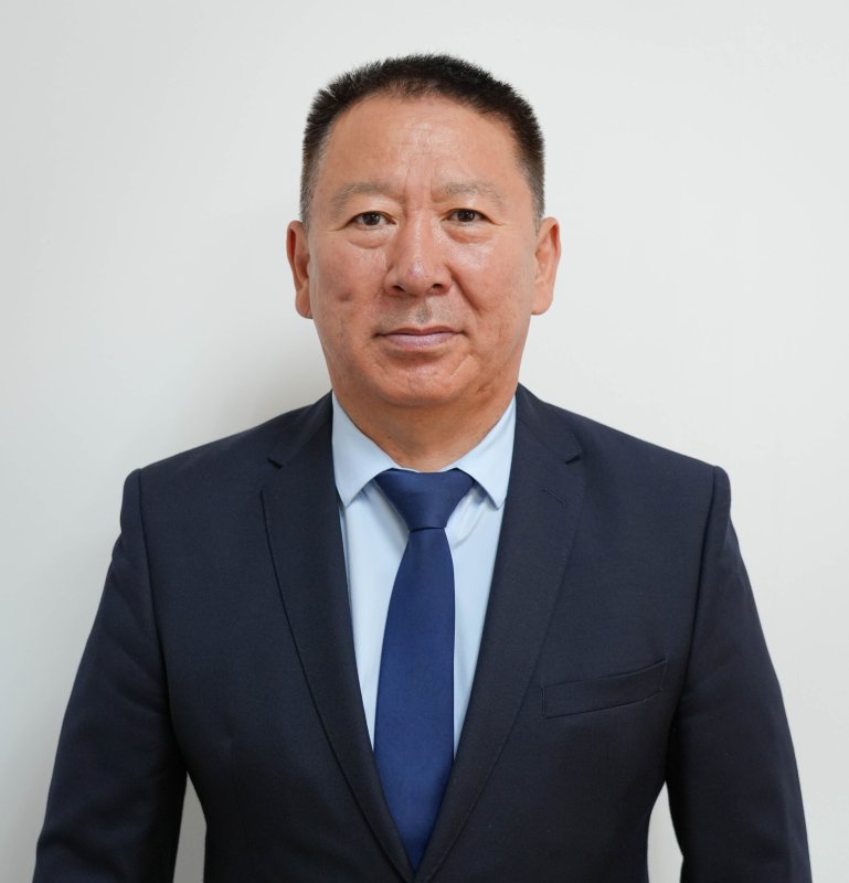 Глава МР "Верхневилюйский улус (район)" РС(Я)  Валерий Валерьевич Николаев