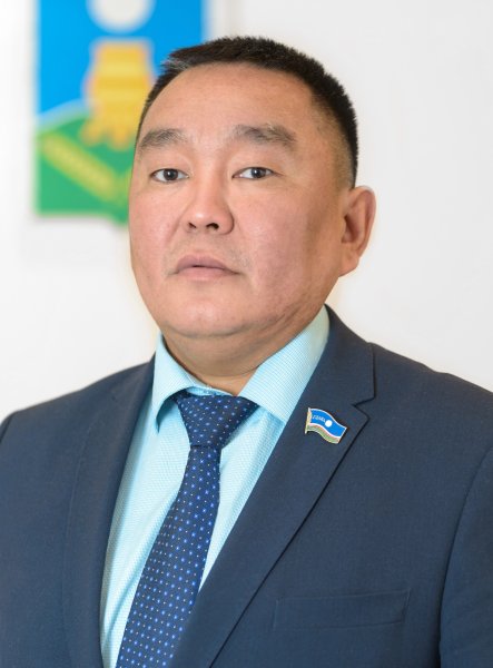 Глава МО "Октябрьский наслег" МР "Нюрбинский улус (район)" РС(Я) Семен Александрович Корякин
